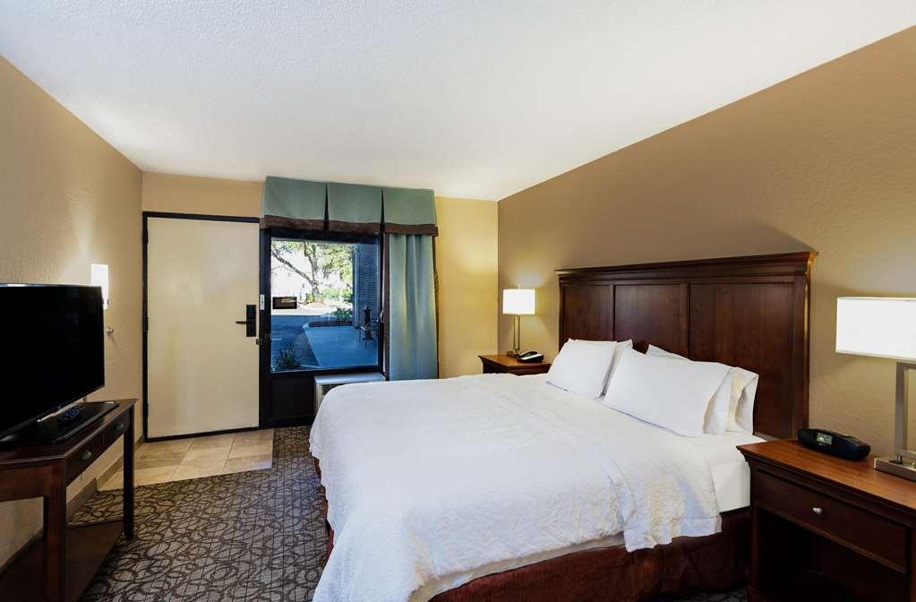 Hampton Inn גיינסוויל חדר תמונה