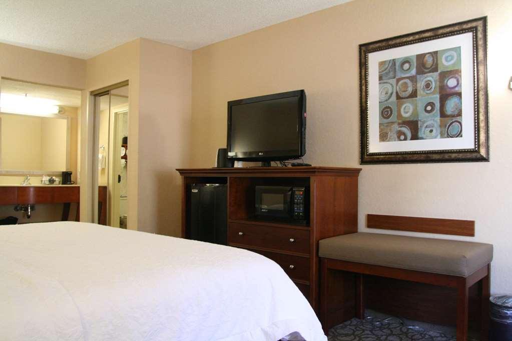 Hampton Inn גיינסוויל חדר תמונה