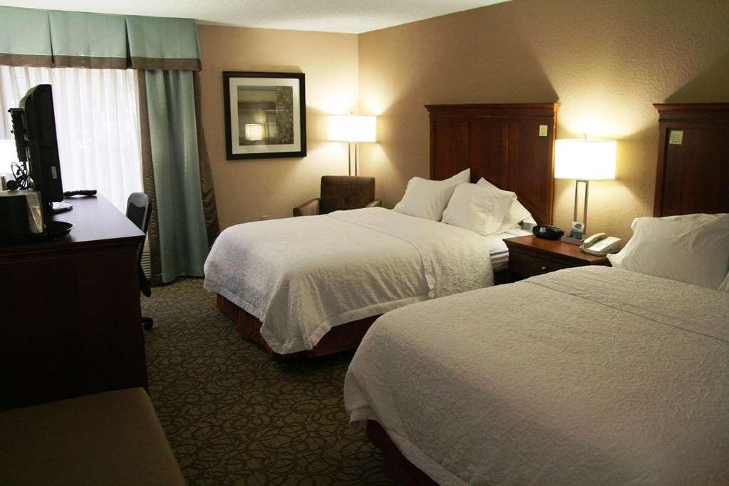 Hampton Inn גיינסוויל חדר תמונה