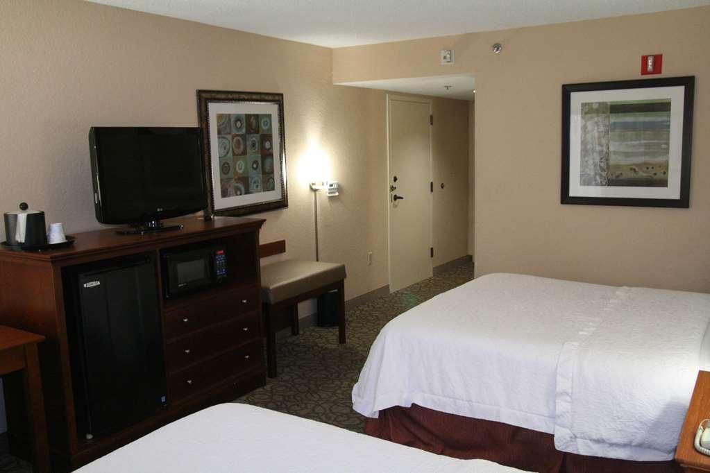 Hampton Inn גיינסוויל חדר תמונה