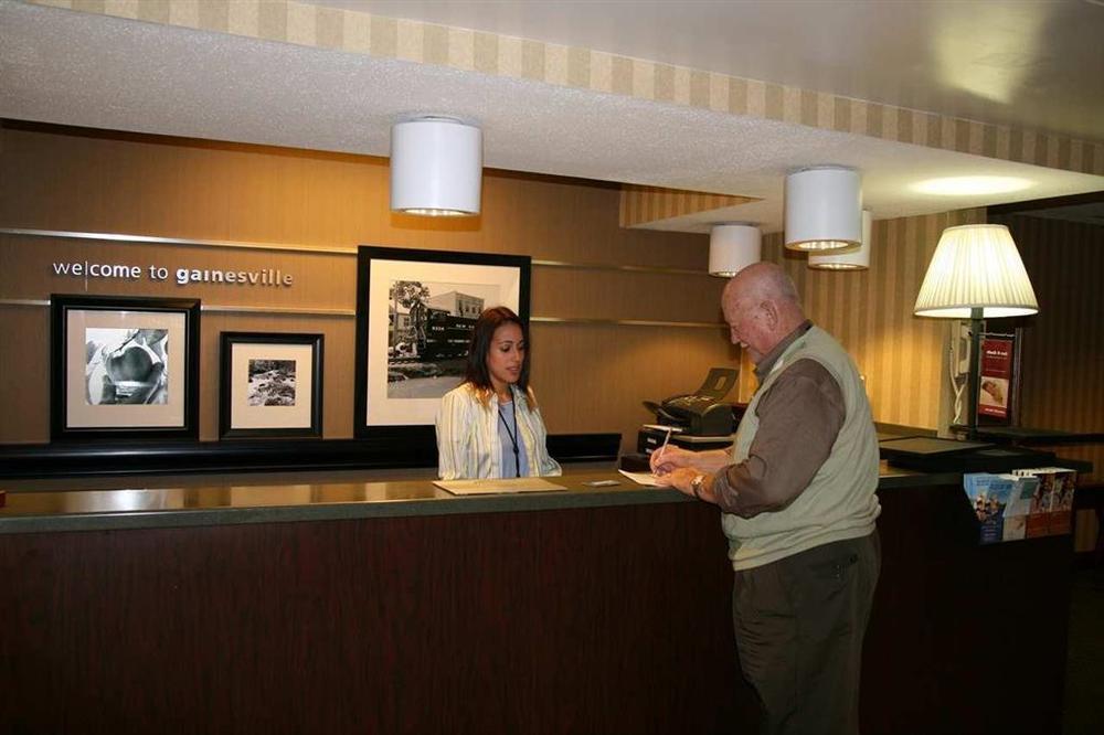 Hampton Inn גיינסוויל מראה פנימי תמונה